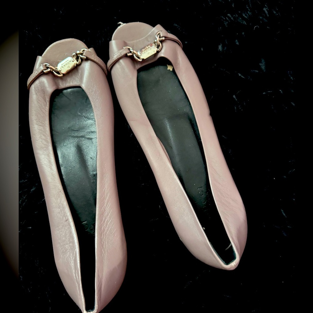 Woman’s Gucci Slides flats  size 38 / 7.5